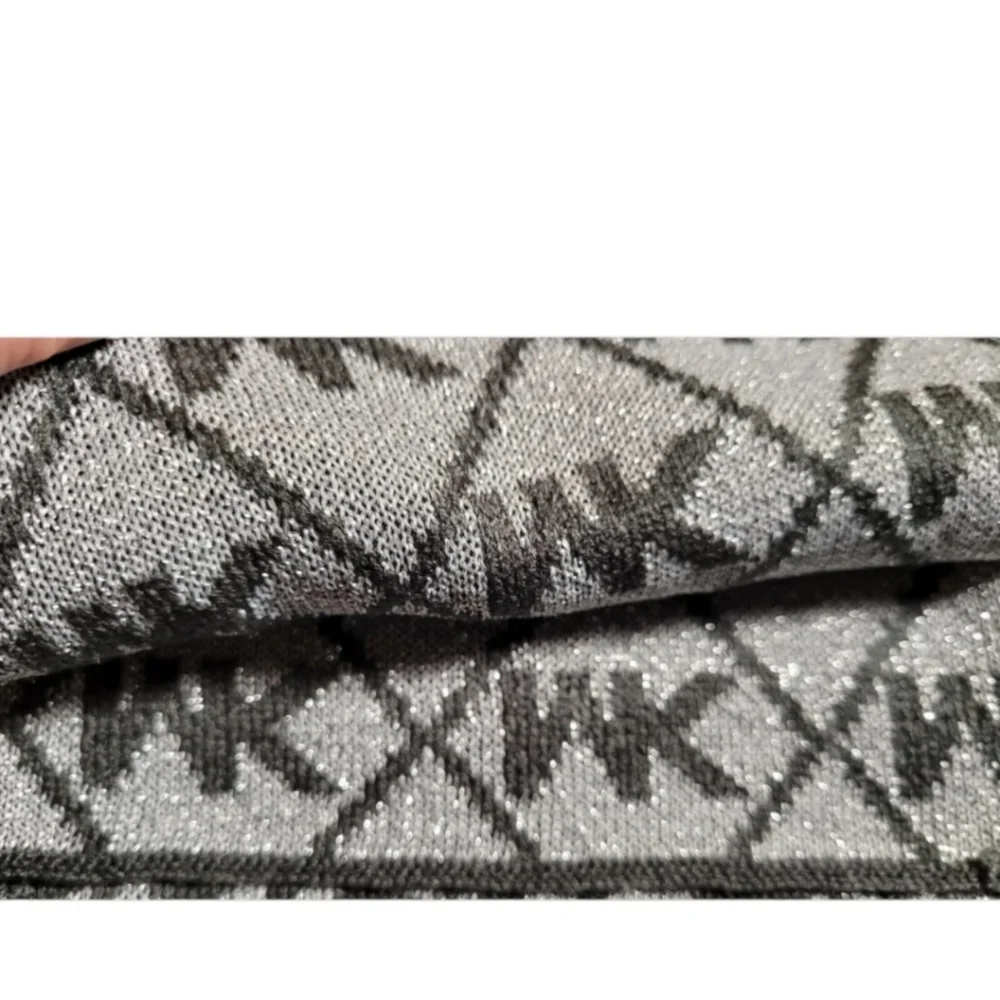 Michael Kors Scarf & Hat (GIFT) Set Gray Diamond Metallic Silver MK Logo Print